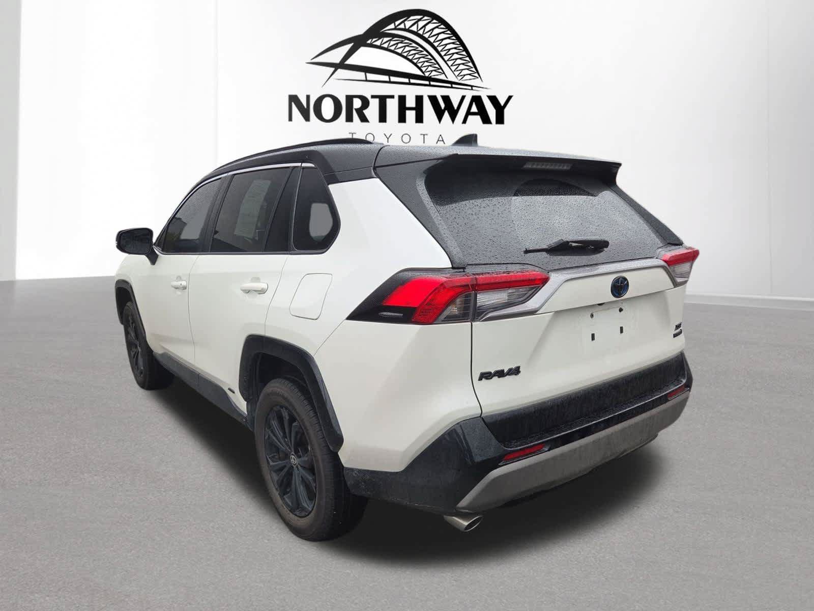 Used 2022 Toyota RAV4 XSE w/ XSE Grade Weather Package AWD/4WD image 5