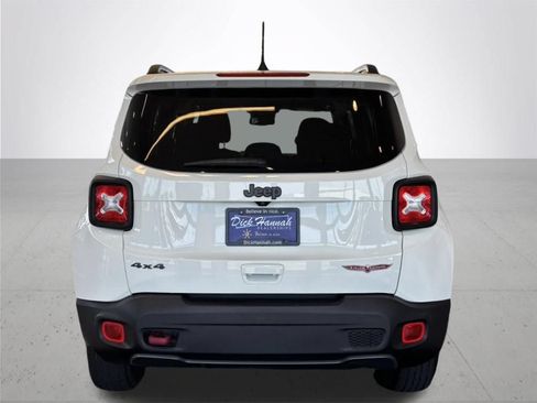 Used 2022 Jeep Renegade Trailhawk AWD/4WD image 8
