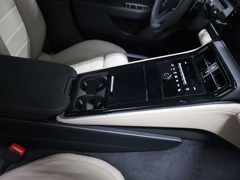Used 2026 Porsche Panamera RWD image 21