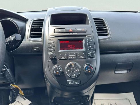 Used 2012 Kia Soul FWD image 28