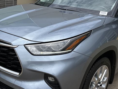 Used 2022 Toyota Highlander Limited AWD/4WD image 6
