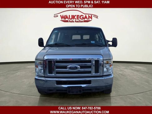 Used 2011 Ford E-350 and Econoline 350 XLT RWD image 2