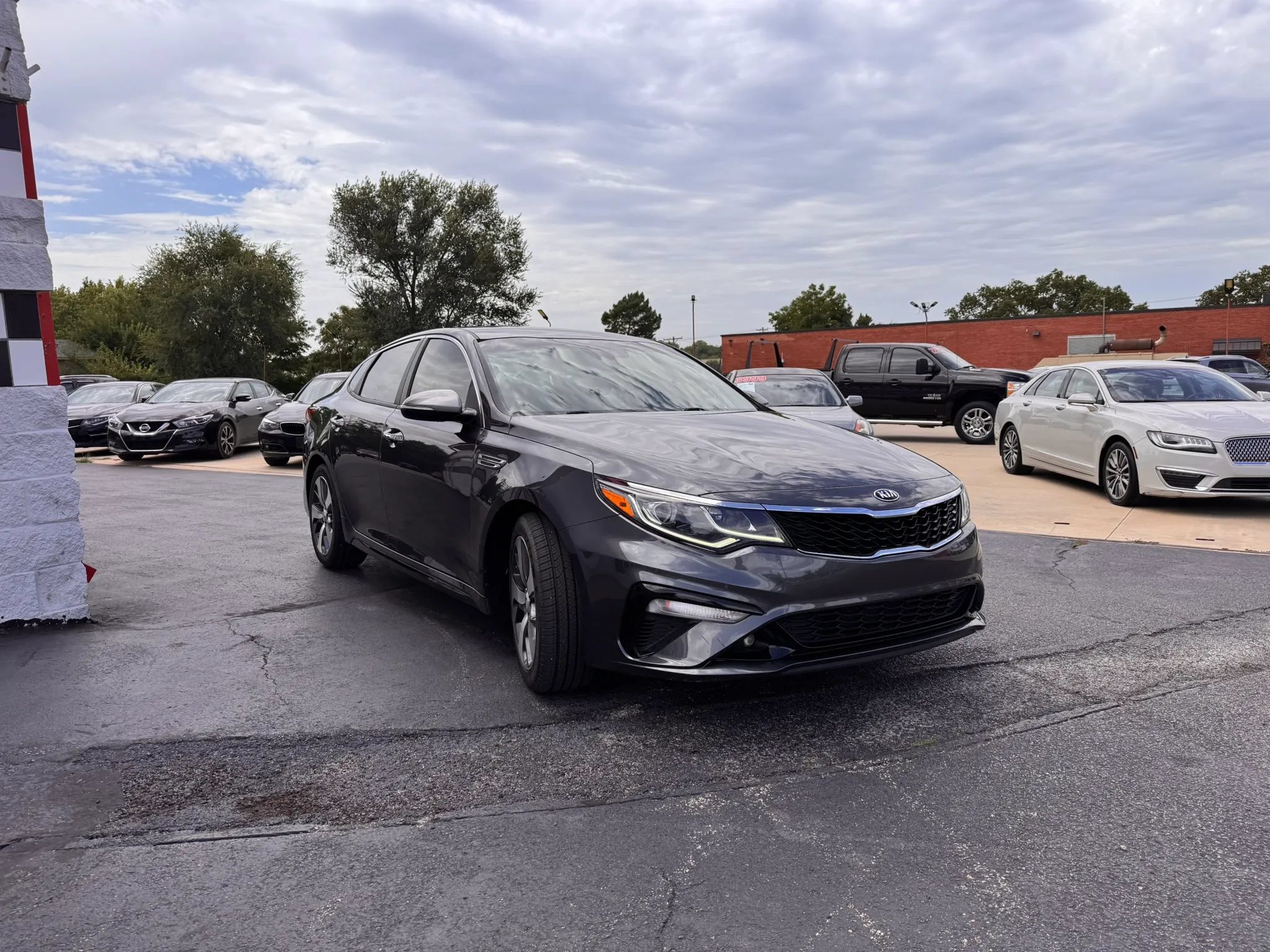 Used 2020 Kia Optima S FWD image 2