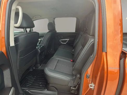 Used 2019 Nissan Titan PRO-4X AWD/4WD image 5