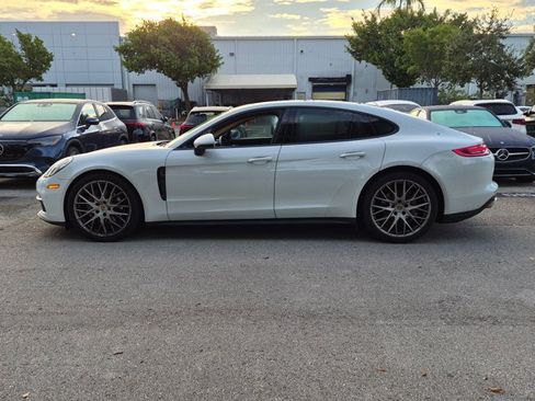 Used 2020 Porsche Panamera RWD image 8