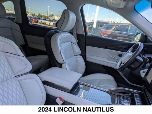 Used 2024 Lincoln Nautilus Black Label w/ Jet Appearance Package (87T) image 26