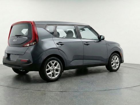 Used 2025 Kia Soul LX w/ LX Technology Package image 9
