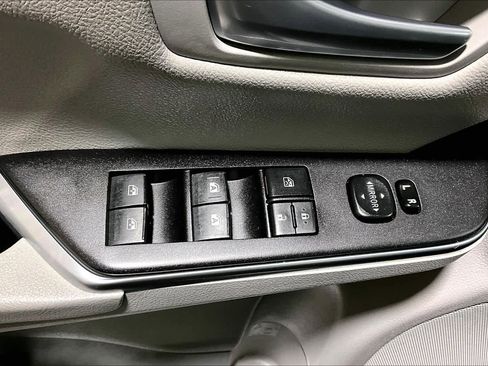 Used 2016 Toyota Camry LE image 35