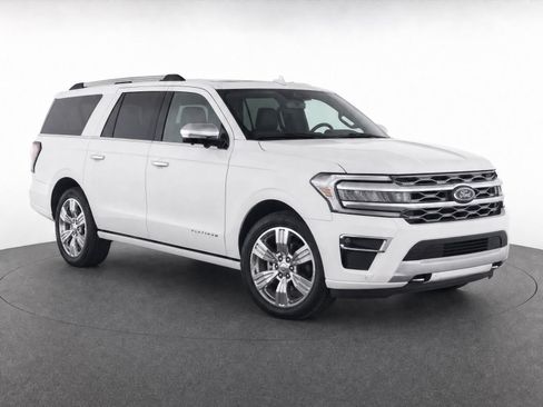 Used 2024 Ford Expedition Max XLT AWD/4WD image 2