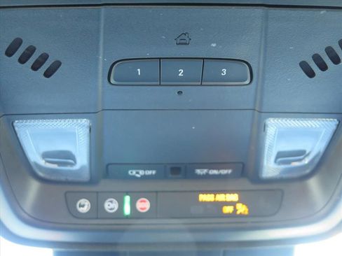 Used 2024 Cadillac XT4 Premium Luxury image 20