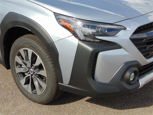 New 2025 Subaru Outback Limited image 2