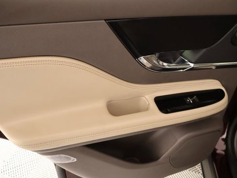 Used 2020 Lincoln Corsair Reserve w/ Elements Package image 18