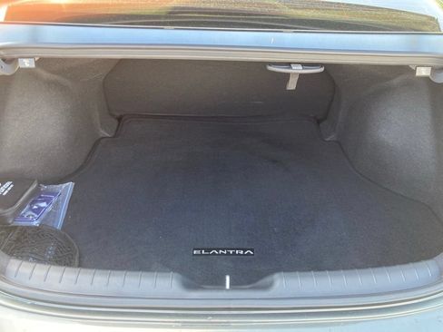Used 2024 Hyundai Elantra SEL FWD image 18