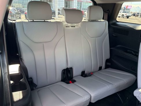 Used 2025 Hyundai Palisade SEL image 17