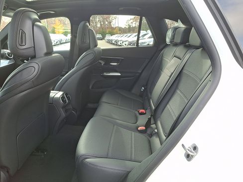 Used 2026 Mercedes-Benz GLC 300 4MATIC image 6