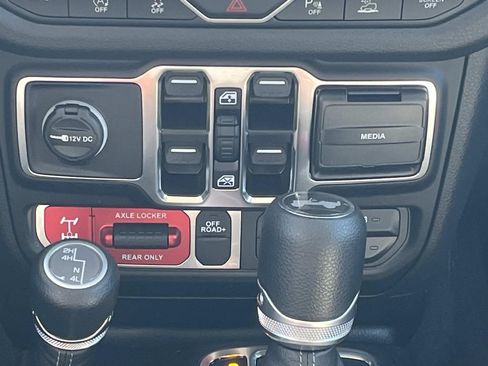 Used 2026 Jeep Wrangler Unlimited Sport AWD/4WD image 17