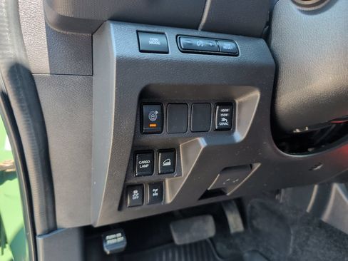 Used 2023 Nissan Frontier PRO-4X w/ Pro-4X Premium Package AWD/4WD image 19