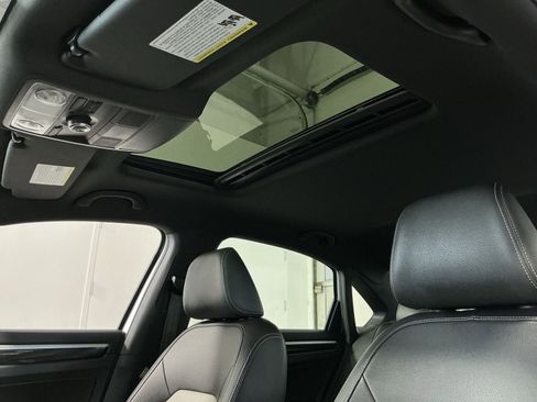 Used 2018 Volkswagen Passat 3.6 FWD image 23