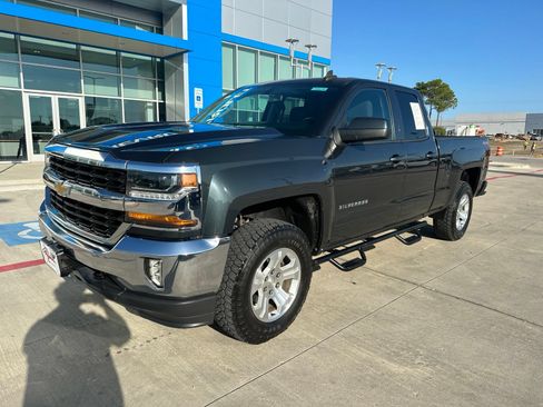 Used 2017 Chevrolet Silverado 1500 LT w/ All Star Edition AWD/4WD image 3
