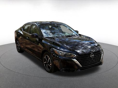 Used 2025 Nissan Sentra SV image 1