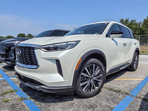 Certified 2023 INFINITI QX60 Sensory w/ Vision Package AWD/4WD image 3