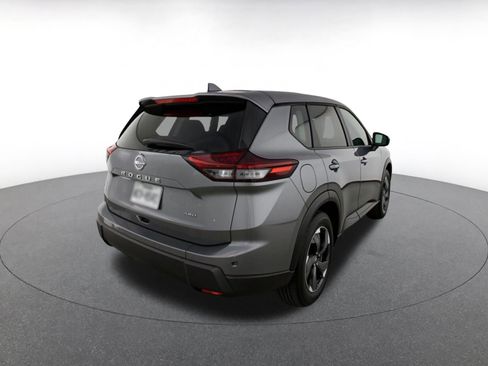 Used 2025 Nissan Rogue SV AWD/4WD image 11