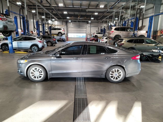 Used 2016 Ford Fusion Titanium AWD/4WD image 7