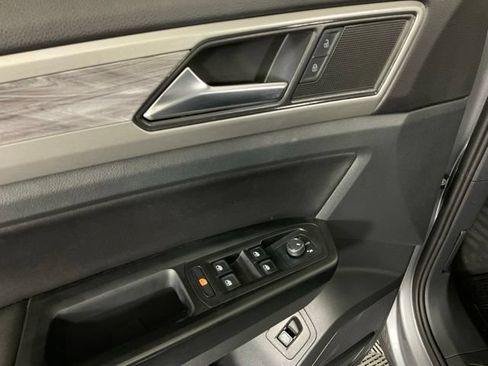 Used 2020 Volkswagen Atlas Cross Sport SE AWD/4WD image 24