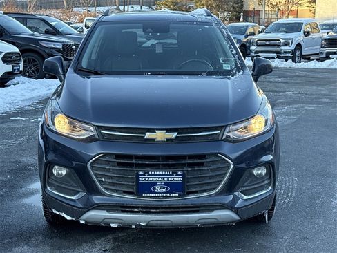 Used 2018 Chevrolet Trax Premier image 2