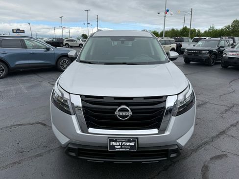 Used 2025 Nissan Pathfinder SV AWD/4WD image 23