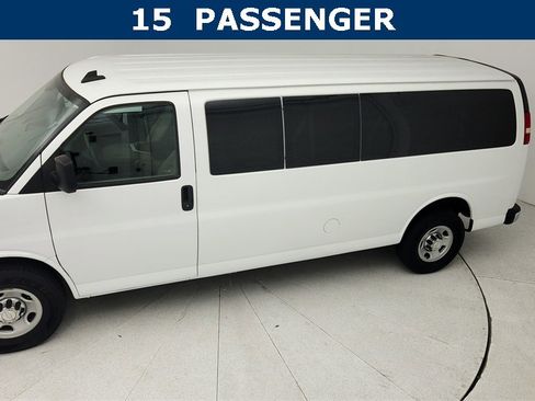 Used 2018 Chevrolet Express 3500 LT w/ LT Preferred Equipment Group image 15