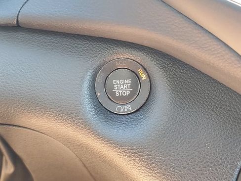 Used 2019 Jeep Cherokee High Altitude AWD/4WD image 31