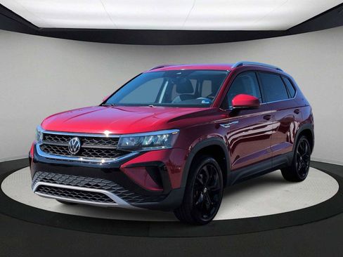 Used 2022 Volkswagen Taos SE w/ IQ.Drive SE Package image 4