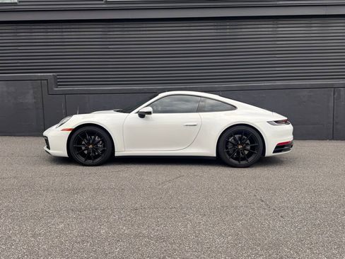 Certified 2021 Porsche 911 Carrera image 2