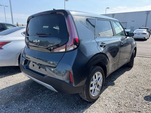 Used 2025 Kia Soul LX FWD image 31