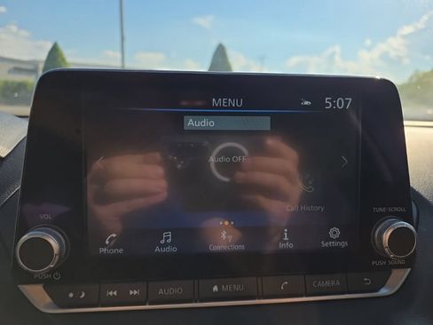 Used 2025 Nissan Sentra SV FWD image 22