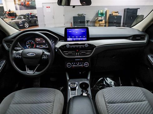 Used 2020 Ford Escape SE image 13