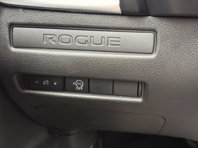 Used 2023 Nissan Rogue S FWD image 30