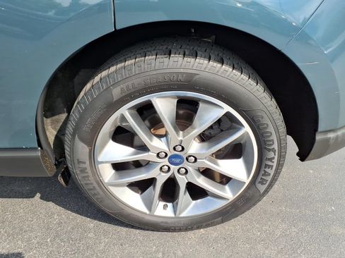 Used 2016 Ford Edge Titanium FWD image 7