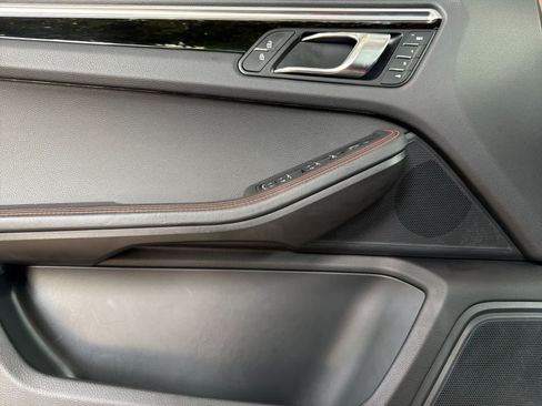 Certified 2023 Porsche Macan Turbo AWD/4WD image 12