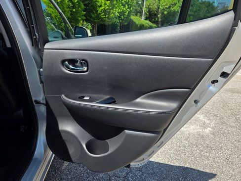 Used 2015 Nissan Leaf SL w/ Premium Package FWD image 30