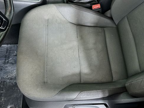 Used 2016 Volkswagen Golf S image 18