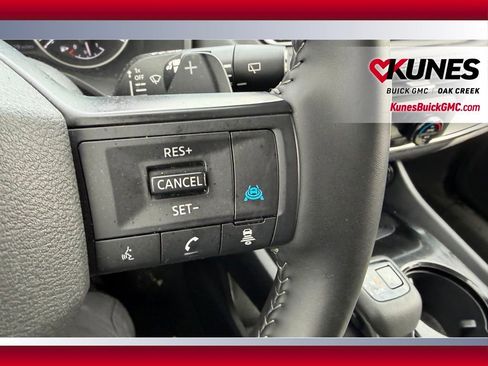 Used 2025 Nissan Rogue SV image 13