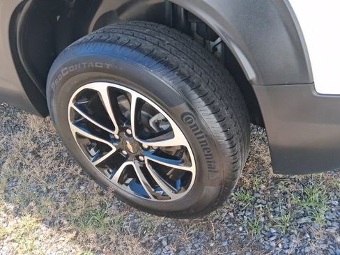 Used 2025 Chevrolet TrailBlazer LT AWD/4WD image 17