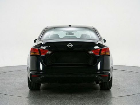 Used 2025 Nissan Altima 2.5 SV image 7