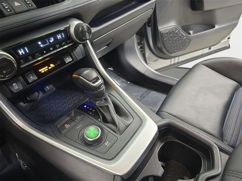 Used 2020 Toyota RAV4 XSE image 28