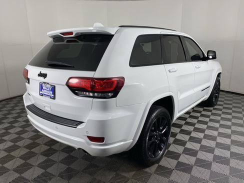 Used 2021 Jeep Grand Cherokee Laredo X AWD/4WD image 9