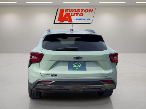 Certified 2025 Chevrolet Trax ACTIV w/ Sunroof Package FWD image 4