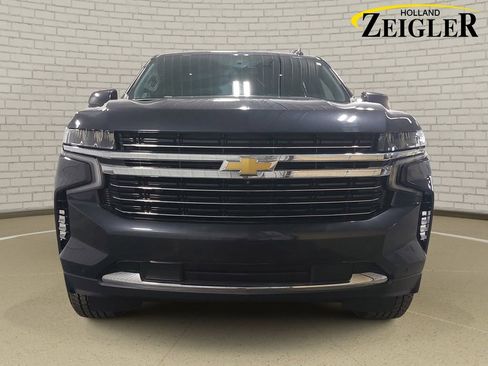 Used 2022 Chevrolet Tahoe LT w/ Luxury Package AWD/4WD image 2