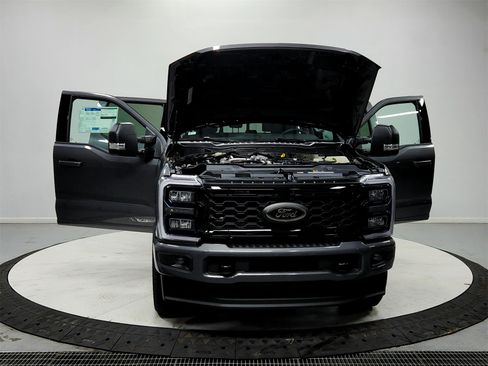 New 2026 Ford F250 XLT w/ XLT Premium Package image 10